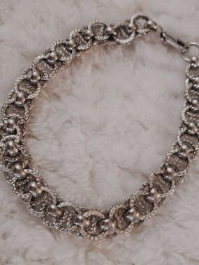 Silver-Tone Women's Link Necklace - Classic Chain Statement